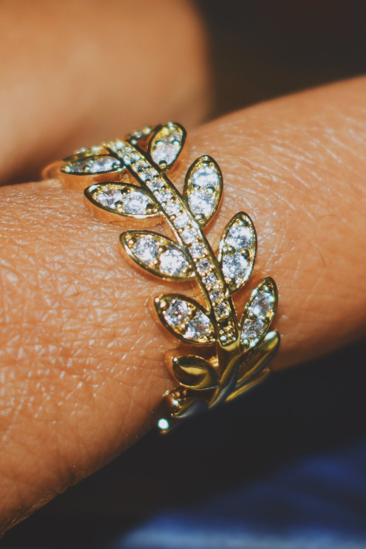 Adjustable Gold Ring With Rhinestone